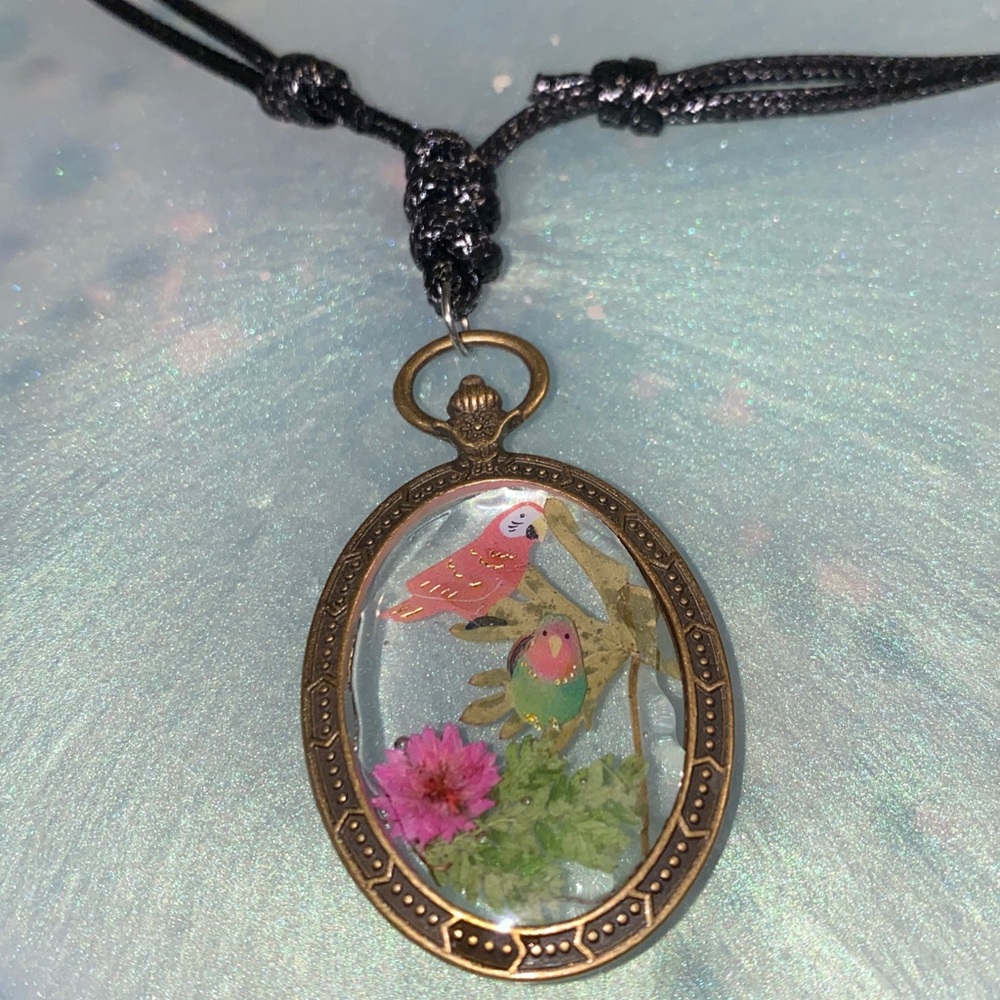 Vintage Style Parrots Pendant Necklace